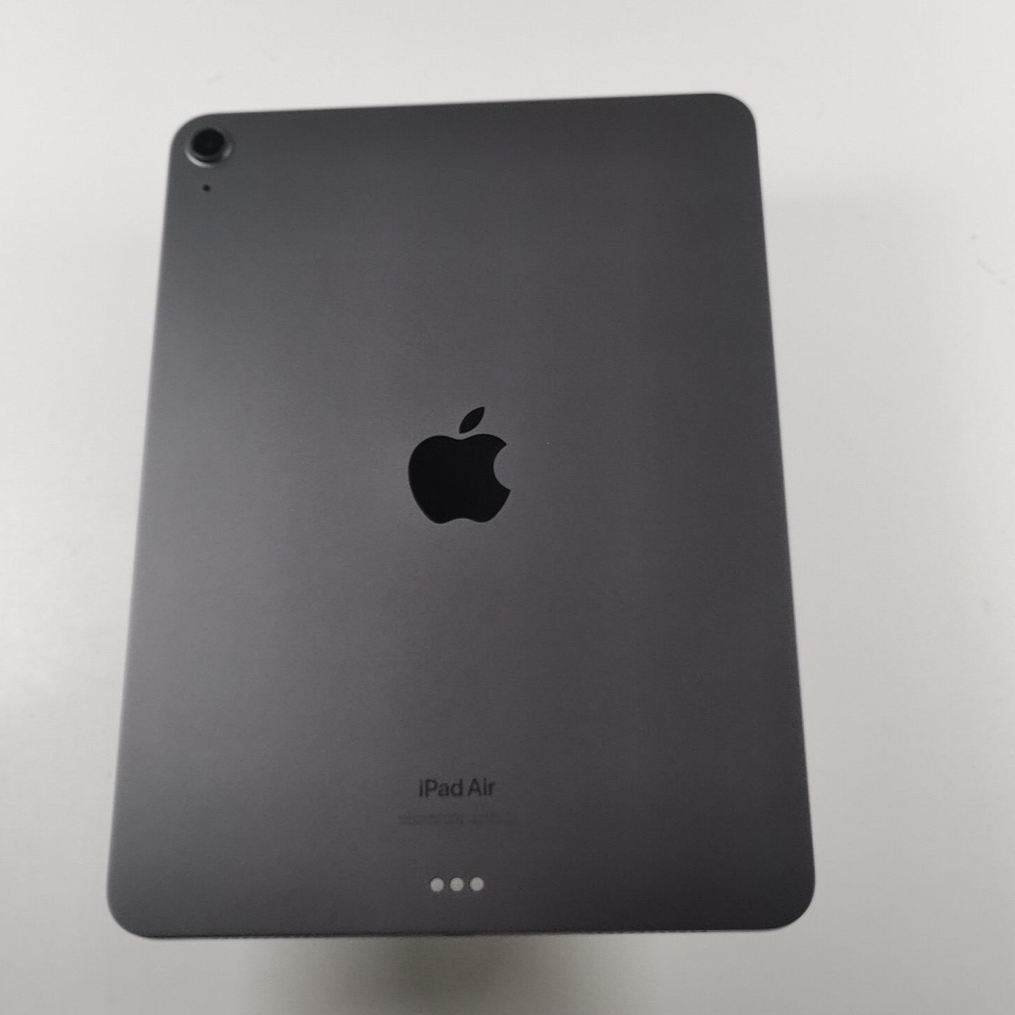 苹果【iPad Air5】WIFI版 深空灰 256G 国行 9成新 