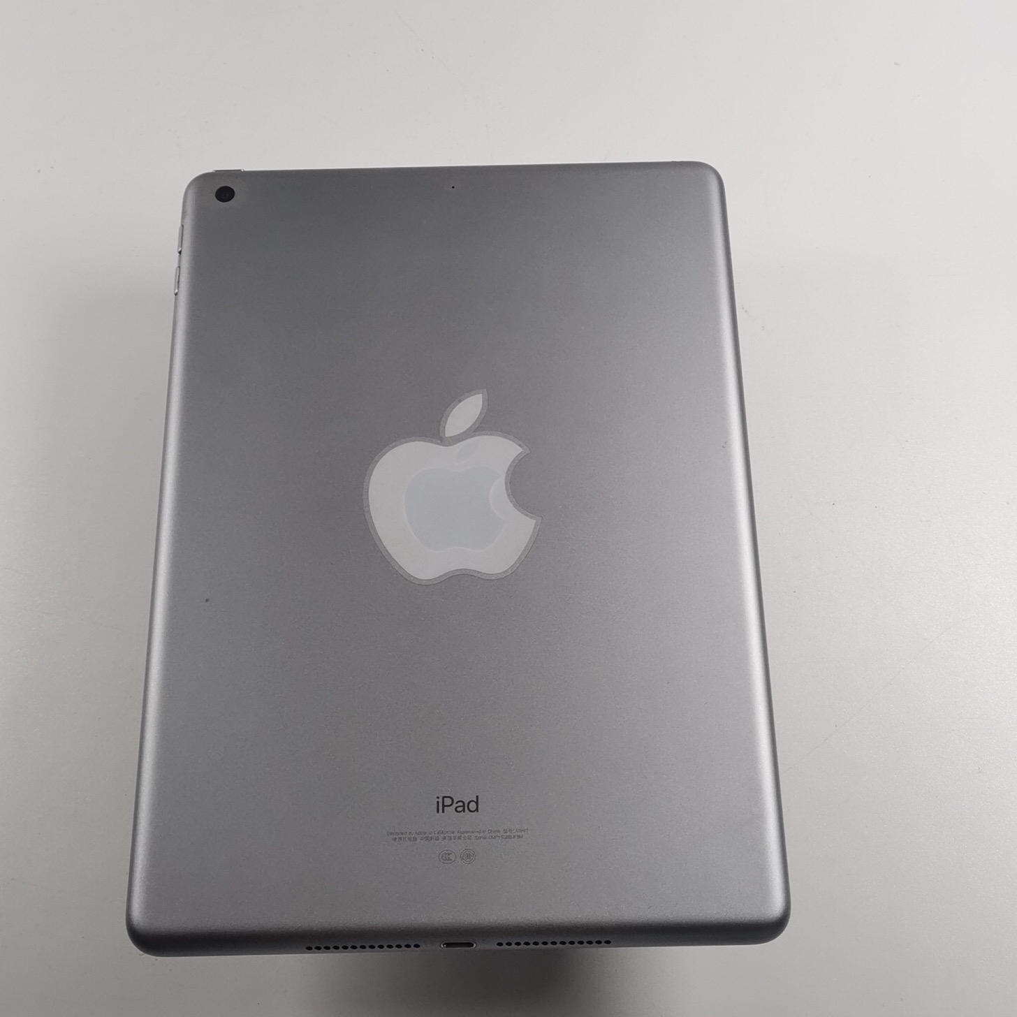 苹果【iPad  2018款 9.7英寸】WIFI版 深空灰 128G 国行 95新 