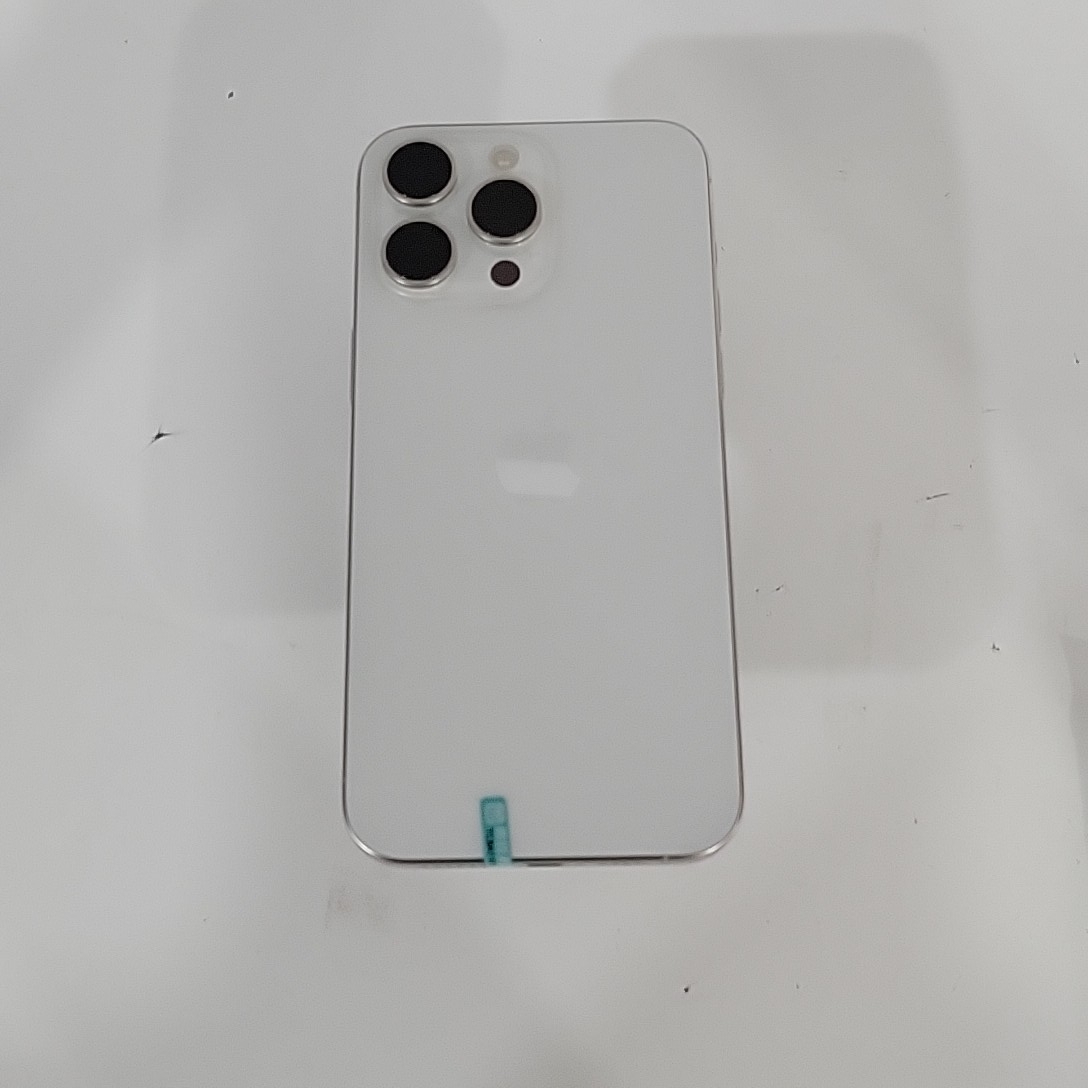 苹果【iPhone 15 Pro Max】5G全网通 白色钛金属 256G 国行 99新 