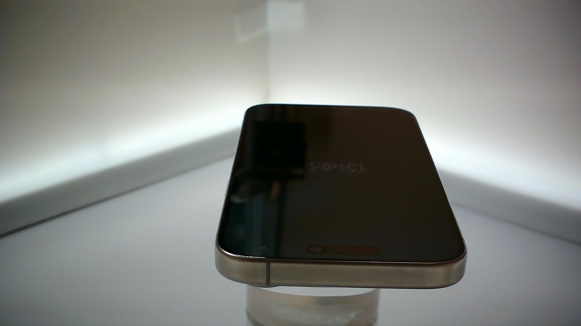 苹果【iPhone 15 Pro】95新 