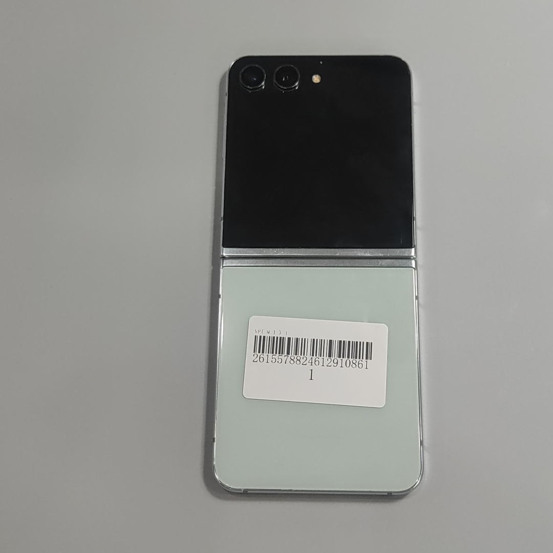 三星【三星 Galaxy Z Flip5】5G全网通 冰薄荷 8G/256G 非大陆国行 8成新 