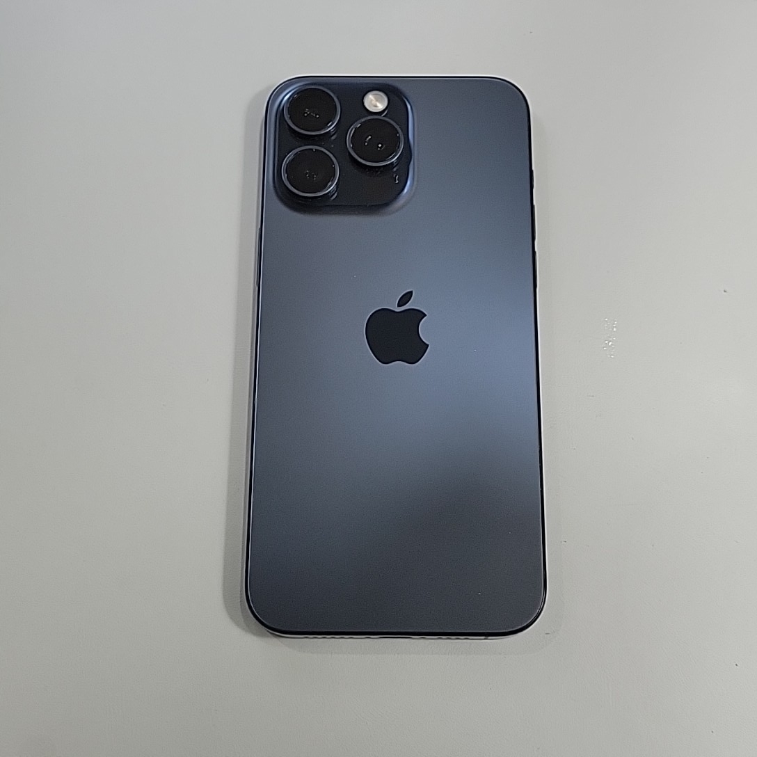 苹果【iPhone 15 Pro Max】95新 