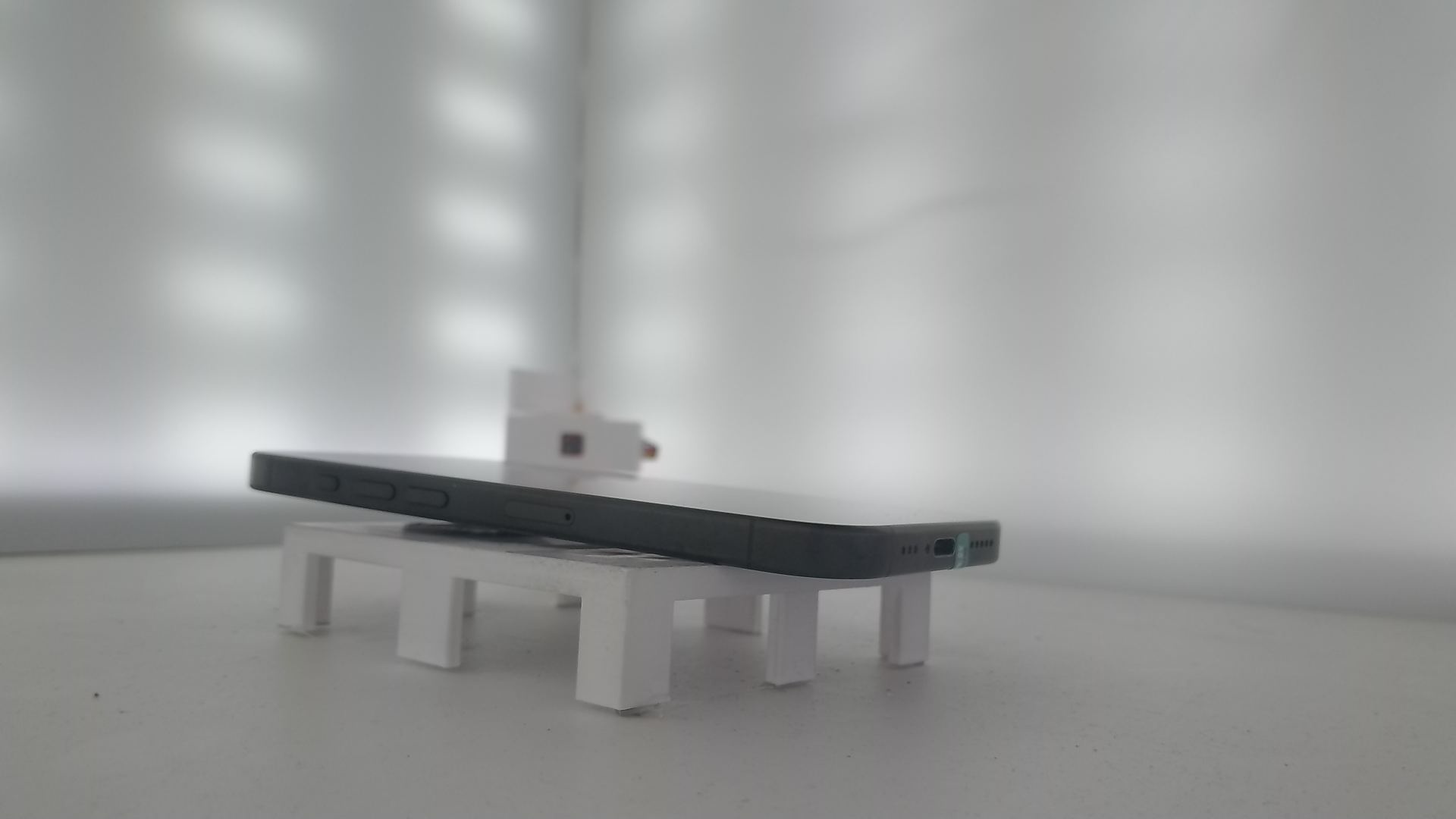 苹果【iPhone 16 pro】8成新 