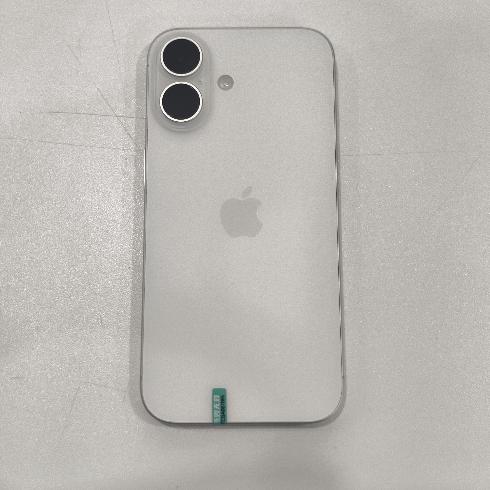 苹果【iPhone 16】5G全网通 白色 128G 国行 9成新 