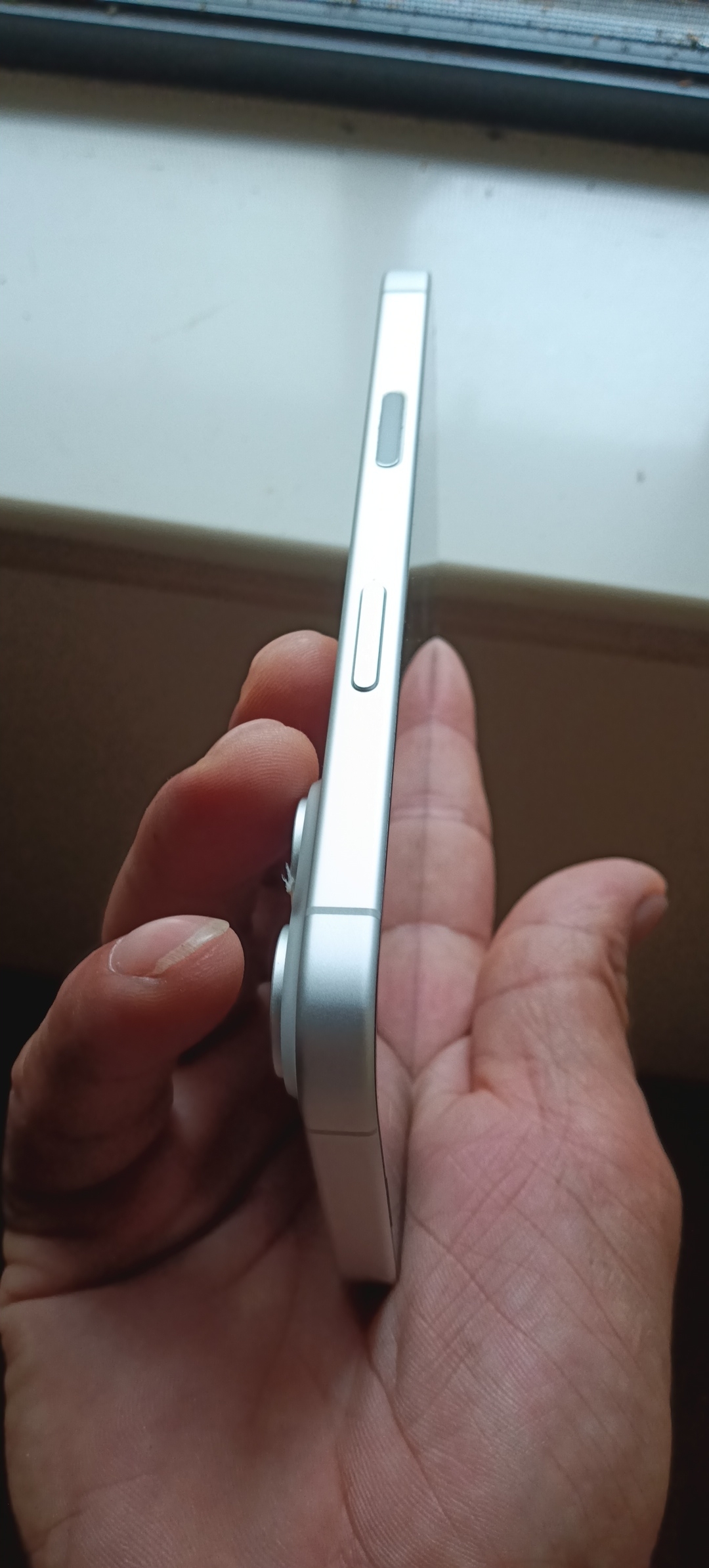苹果【iPhone 16】5G全网通 白色 128G 国行 95新 