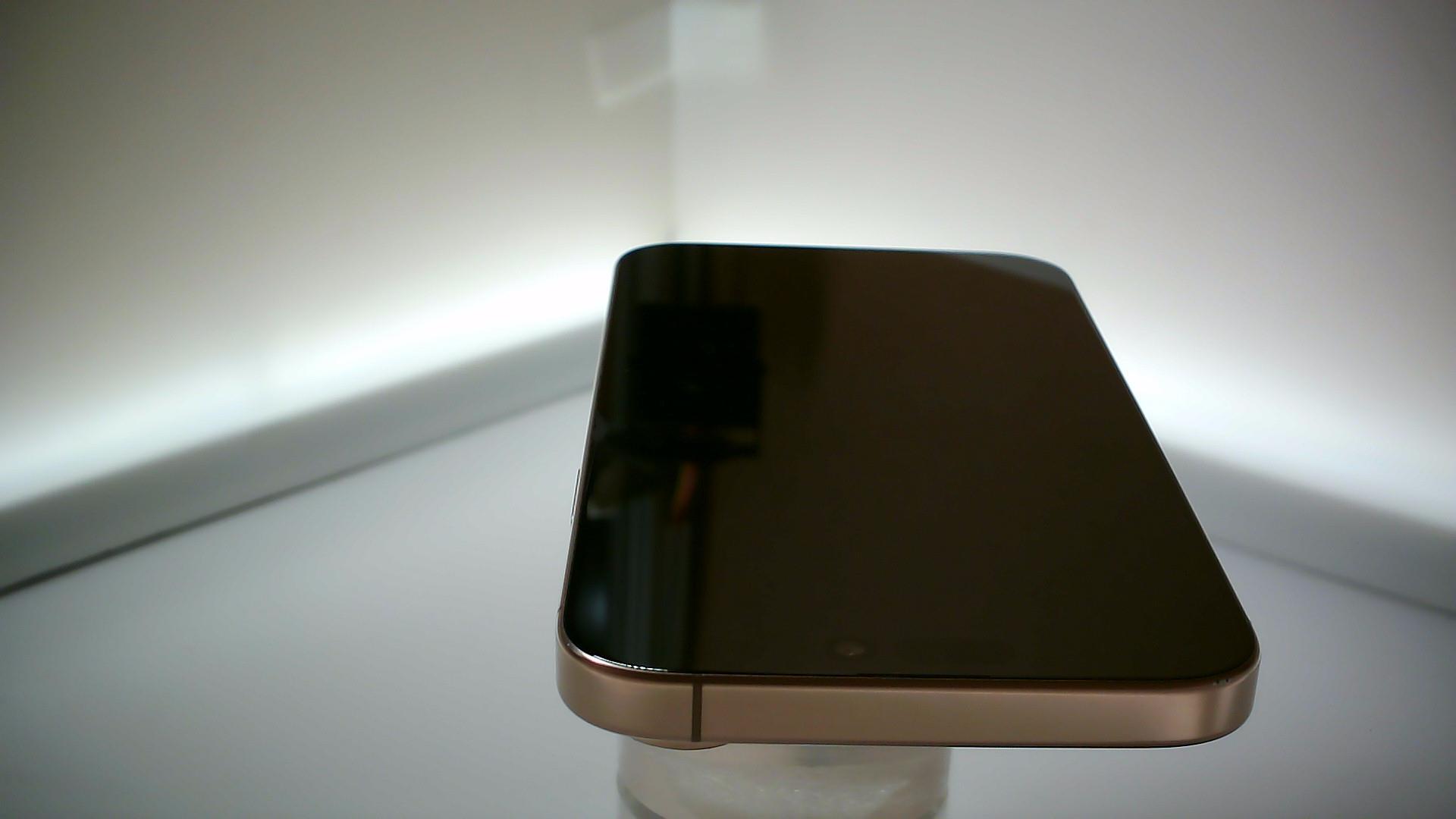 苹果【iPhone 16 pro max】95新 