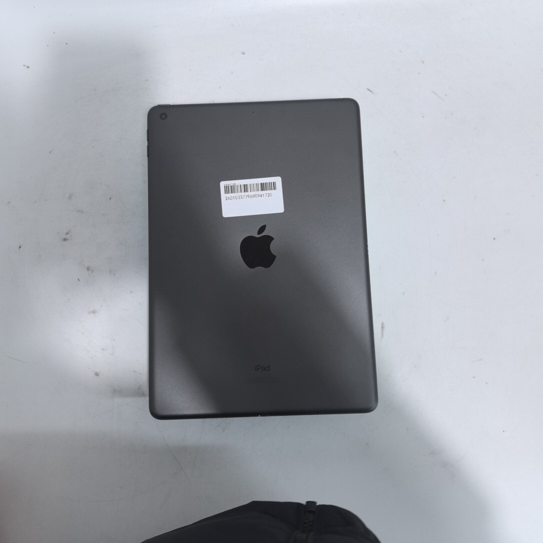 苹果【iPad9 10.2英寸 21款】WIFI版 深空灰 256G 国行 8成新 