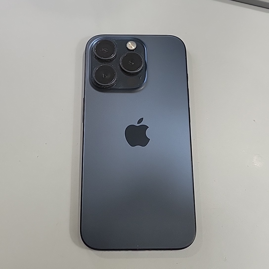 苹果【iPhone 15 Pro】95新 