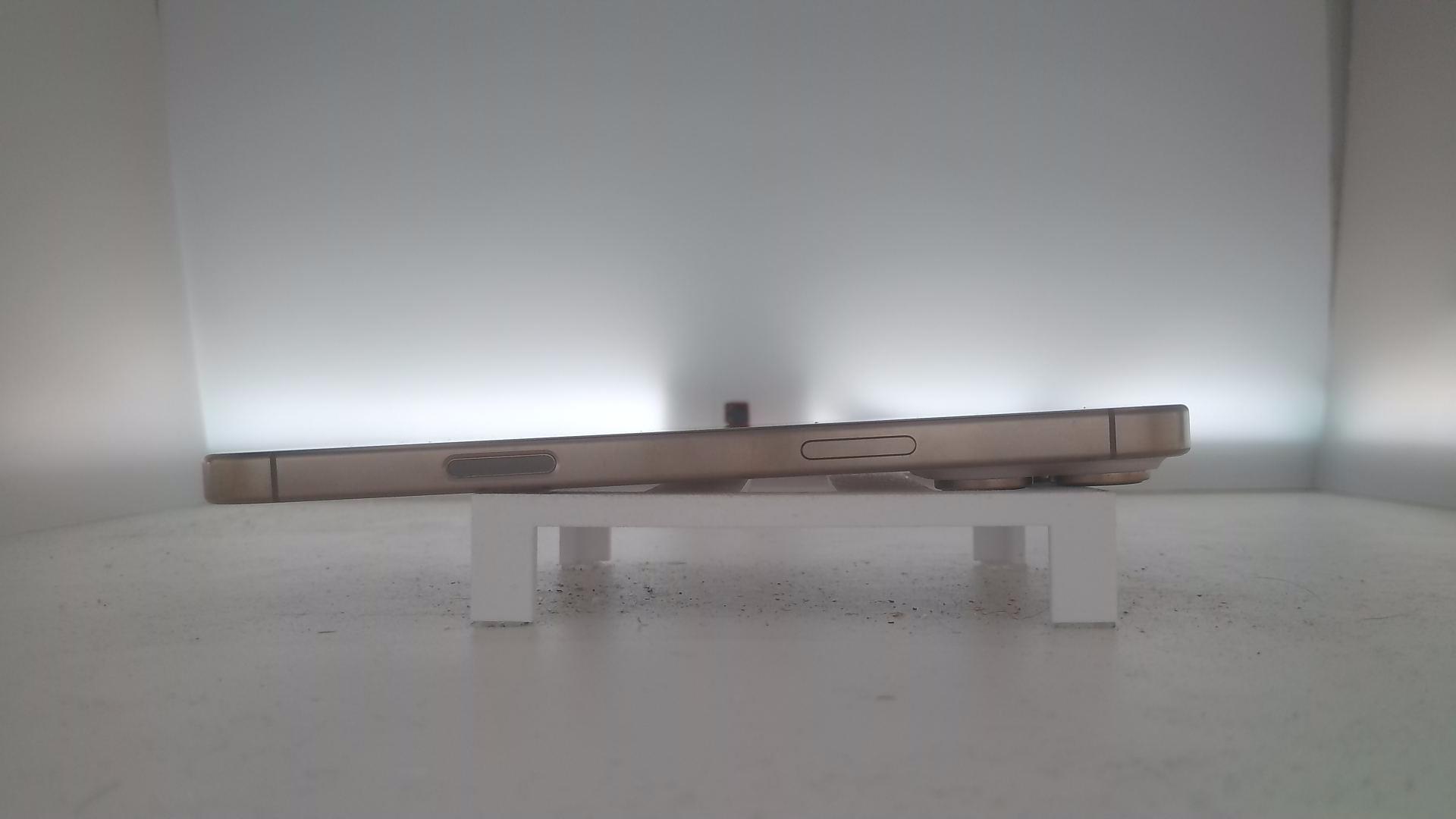 苹果【iPhone 16 pro max】8成新 