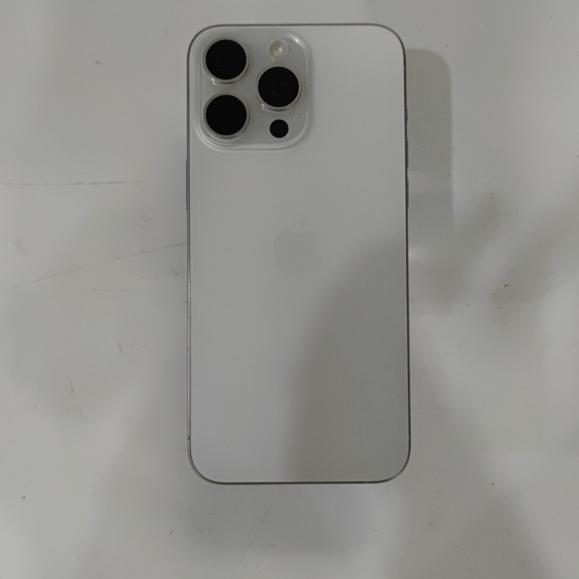 苹果【iPhone 15 Pro Max】5G全网通 白色钛金属 256G 国行 95新 