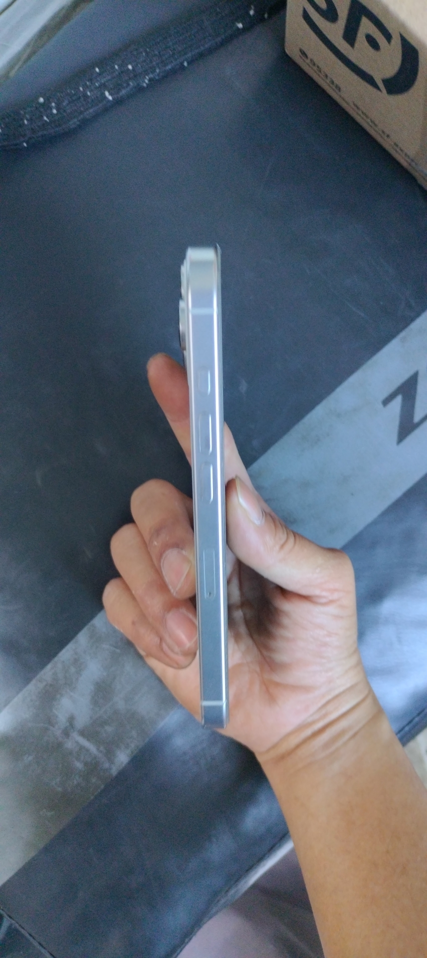 苹果【iPhone 16 pro】5G全网通 白色钛金属 256G 国行 99新 