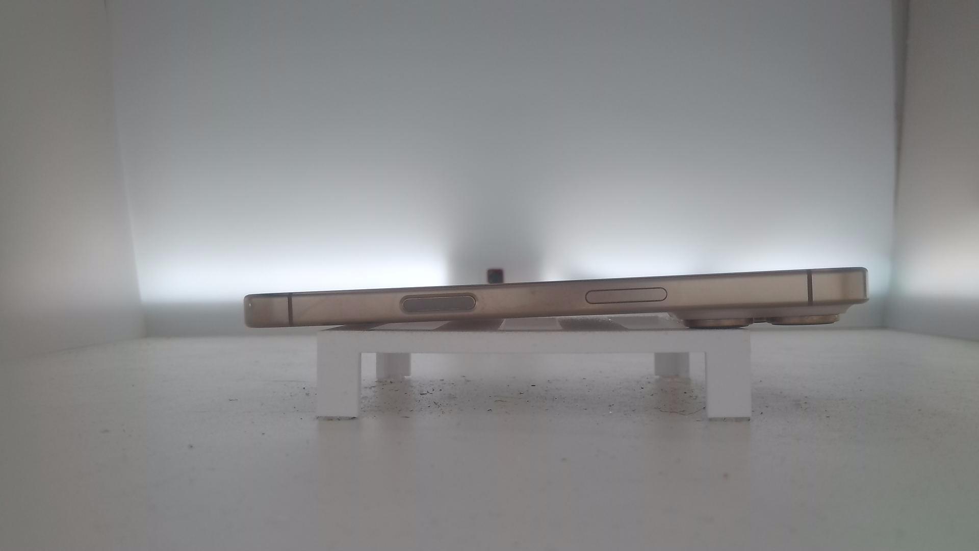 苹果【iPhone 16 pro】99新 